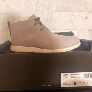 UGG Men’s Freemon Capra Chukka Boots - Taupe